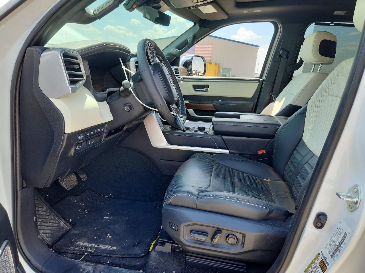 2025 TOYOTA SEQUOIA CAPSTONE — Фото 7 из 14