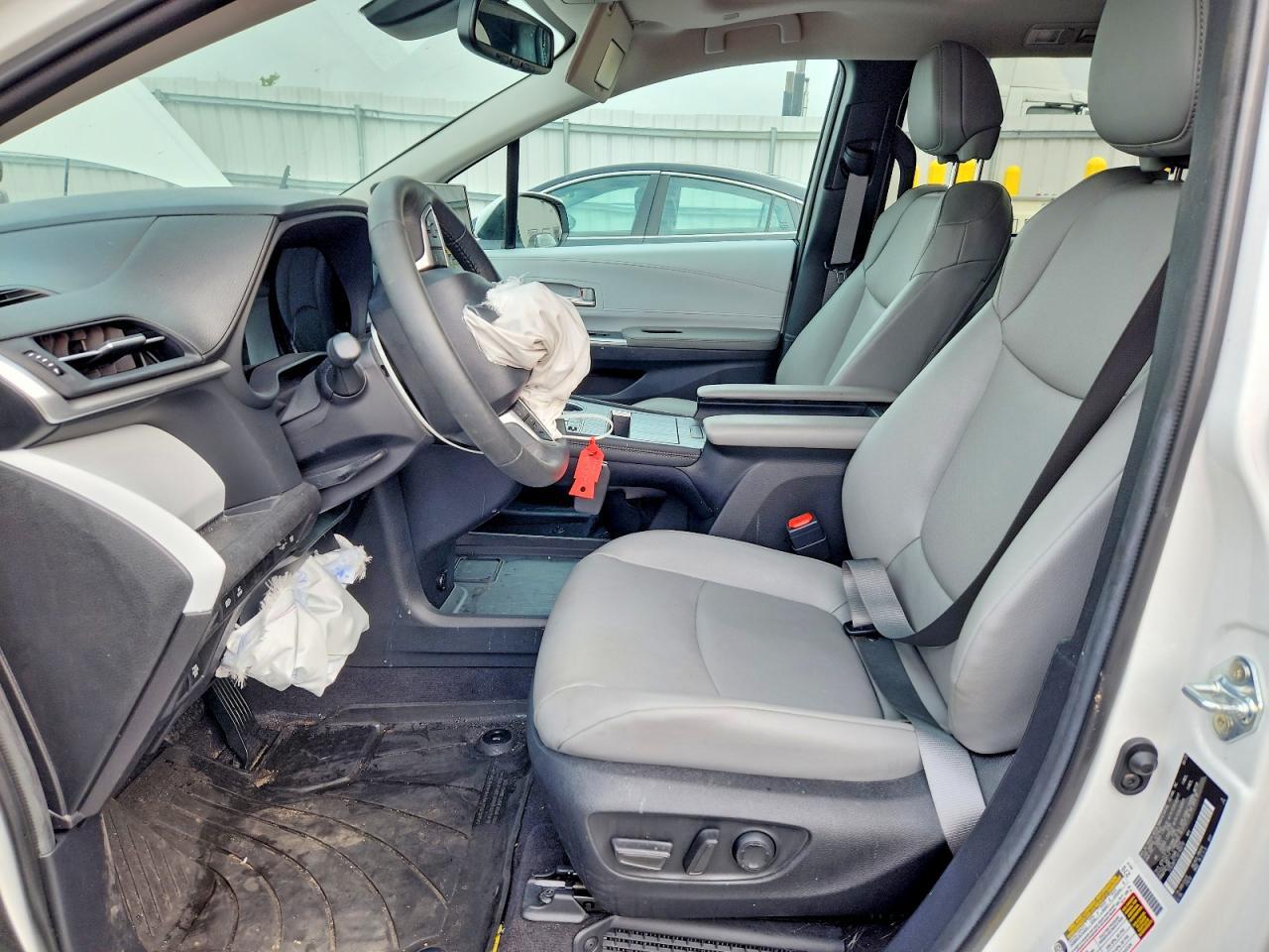 2025 TOYOTA SIENNA XLE 7-PASSENGER — Фото 7 из 13