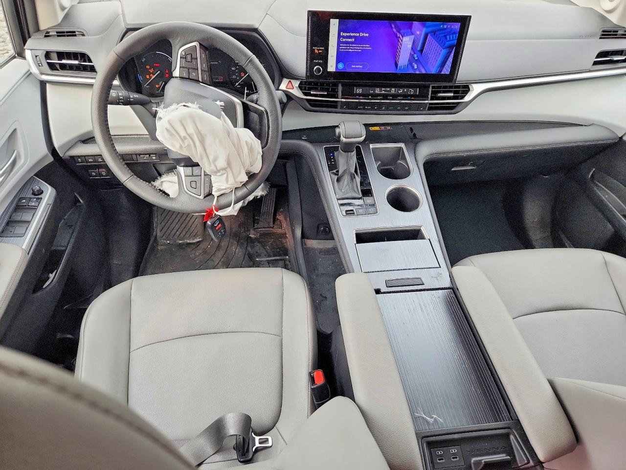 2025 TOYOTA SIENNA XLE 7-PASSENGER — Фото 8 из 13