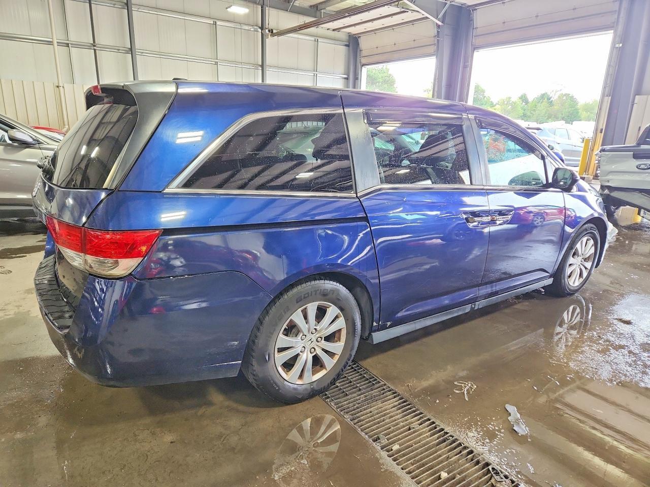 5FNRL5H69HB004551 2017 HONDA ODYSSEY photo no. 3