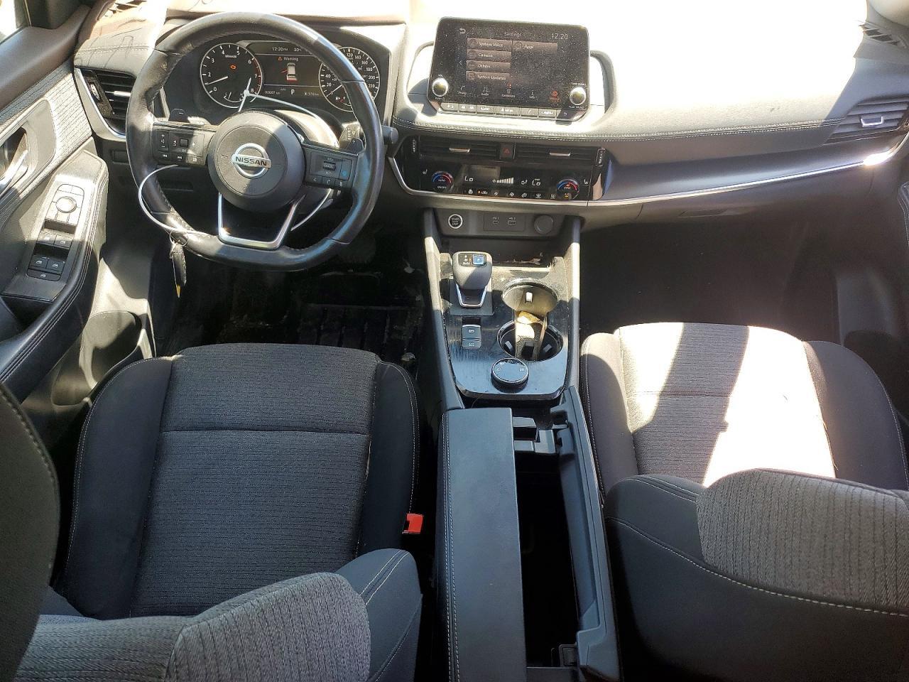 2021 NISSAN ROGUE SV — Фото 8 из 14
