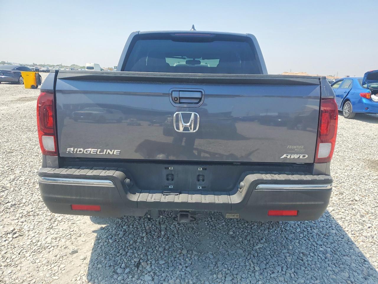 2017 HONDA RIDGELINE RTL — Фото 6 из 13