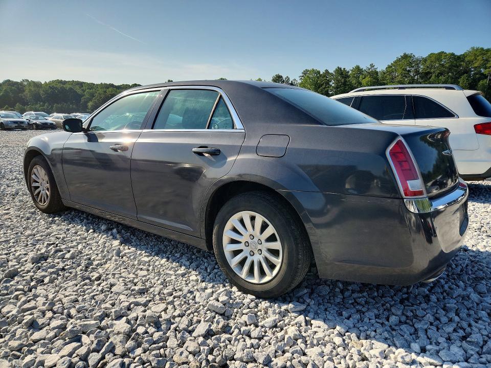 2014 CHRYSLER 300 — Фото 2 из 12