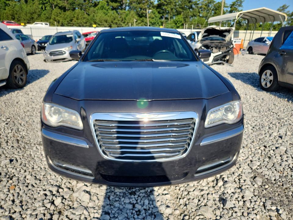2014 CHRYSLER 300 — Фото 5 из 12