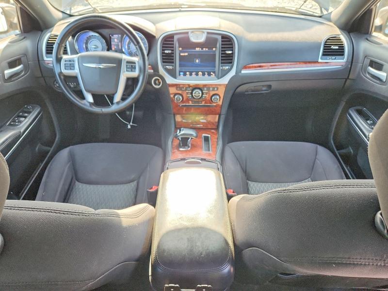 2014 CHRYSLER 300 — Фото 8 из 12