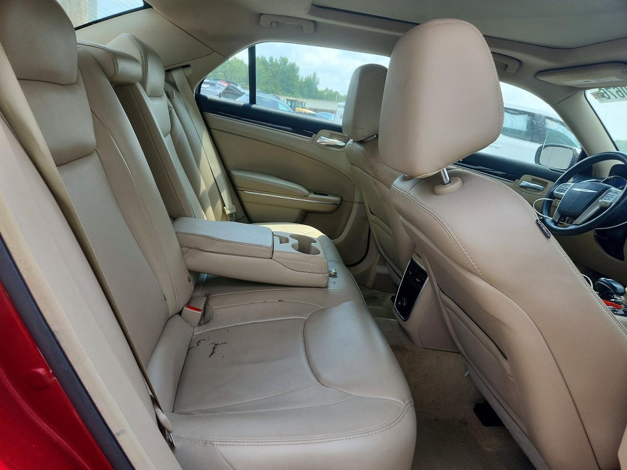 2014 CHRYSLER 300 — Фото 10 из 12