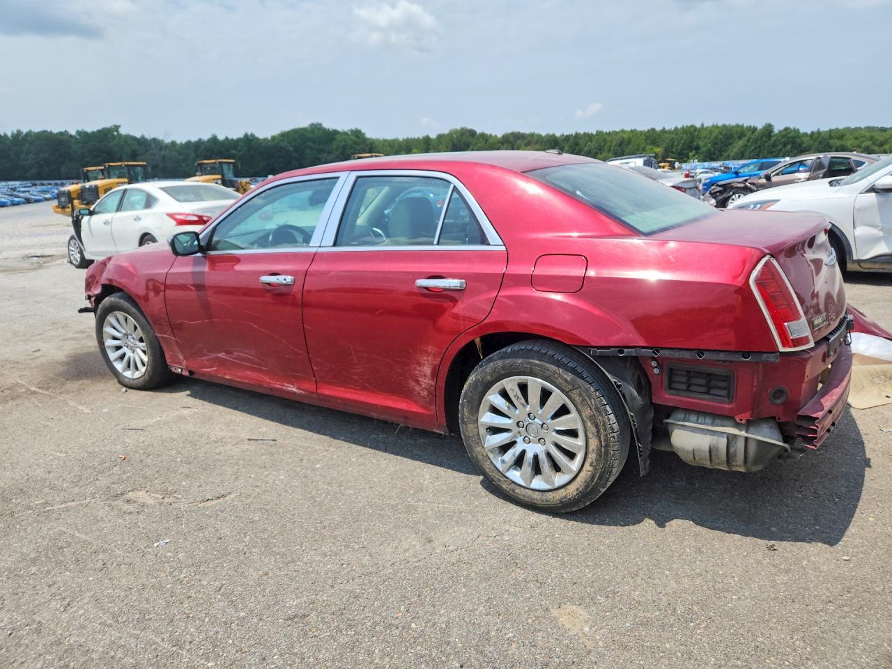 2014 CHRYSLER 300 — Фото 2 из 12