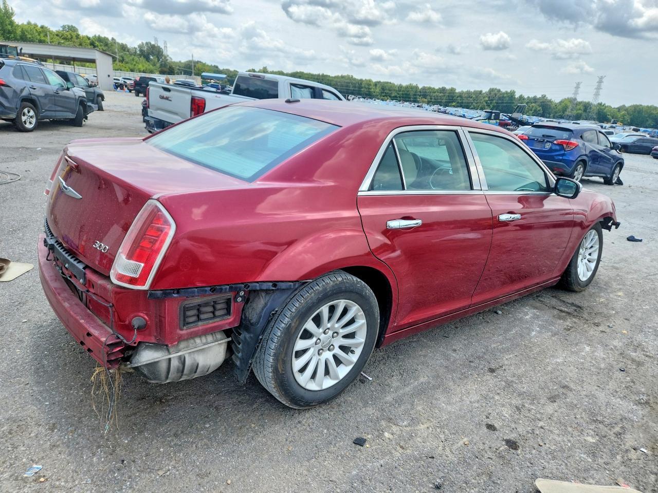 2014 CHRYSLER 300 — Фото 3 из 12