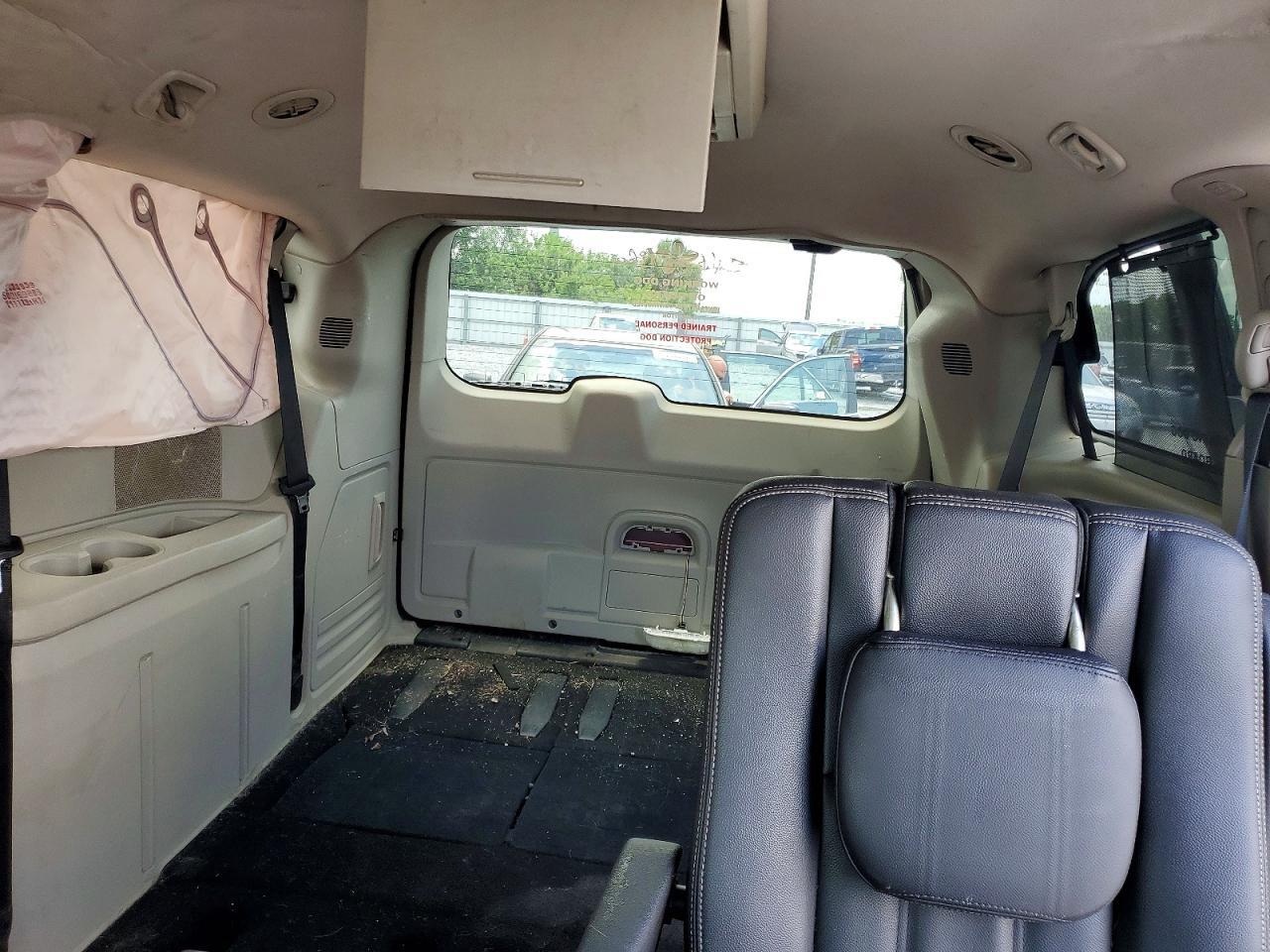 2014 CHRYSLER TOWN & COUNTRY TOURING — Фото 10 из 14