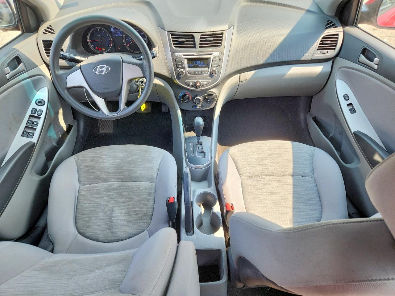 2017 HYUNDAI ACCENT SE — Фото 8 из 12
