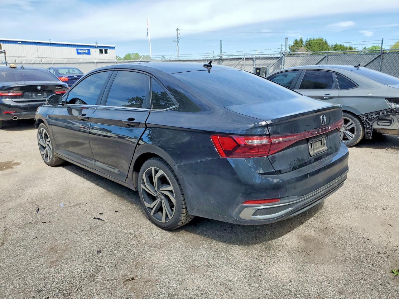 2025 VOLKSWAGEN JETTA SEL — Фото 2 из 13