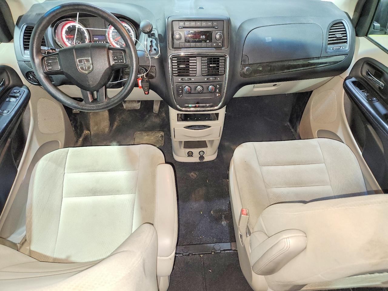 2014 DODGE GRAND CARAVAN SE — Фото 8 из 13