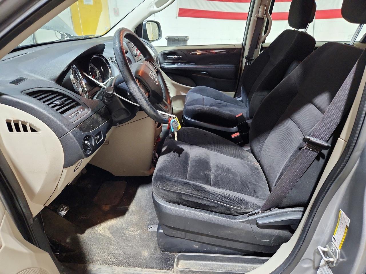 2014 DODGE GRAND CARAVAN SE — Фото 7 из 13
