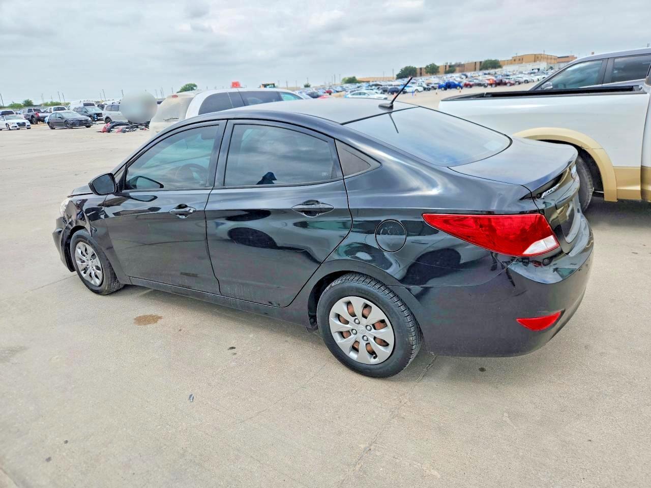 2017 HYUNDAI ACCENT SE — Фото 2 из 12