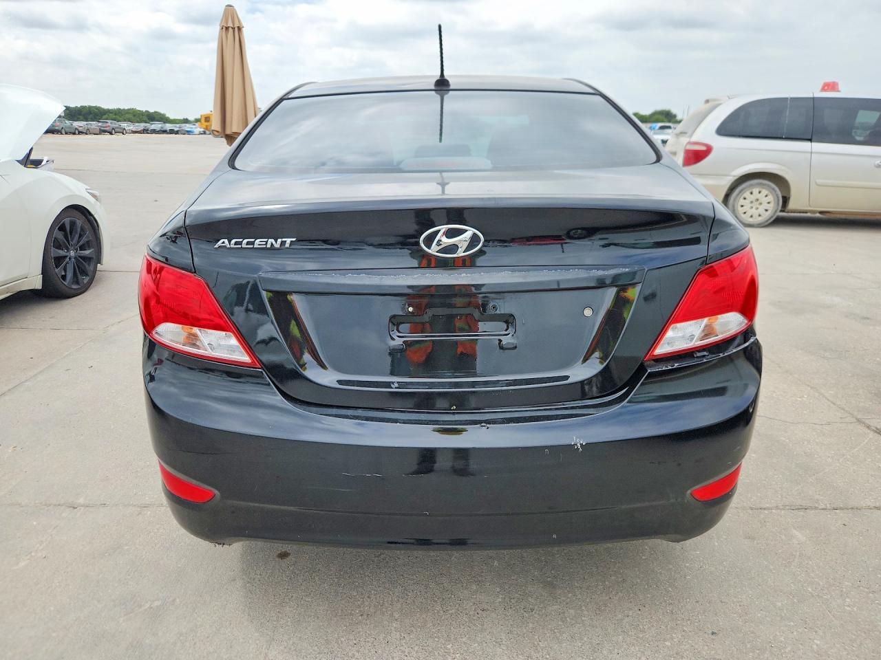 2017 HYUNDAI ACCENT SE — Фото 6 из 12