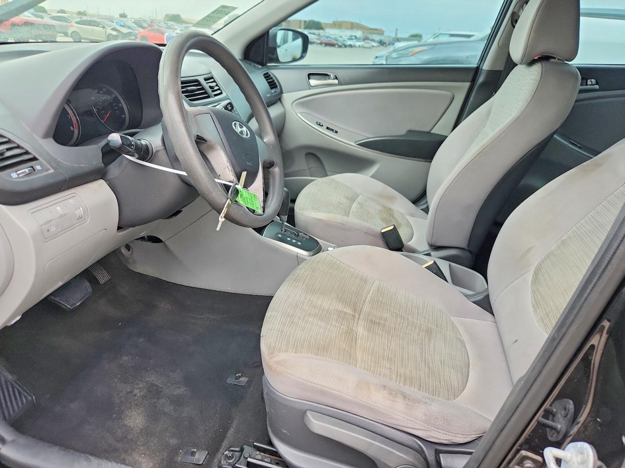 2017 HYUNDAI ACCENT SE — Фото 7 из 12