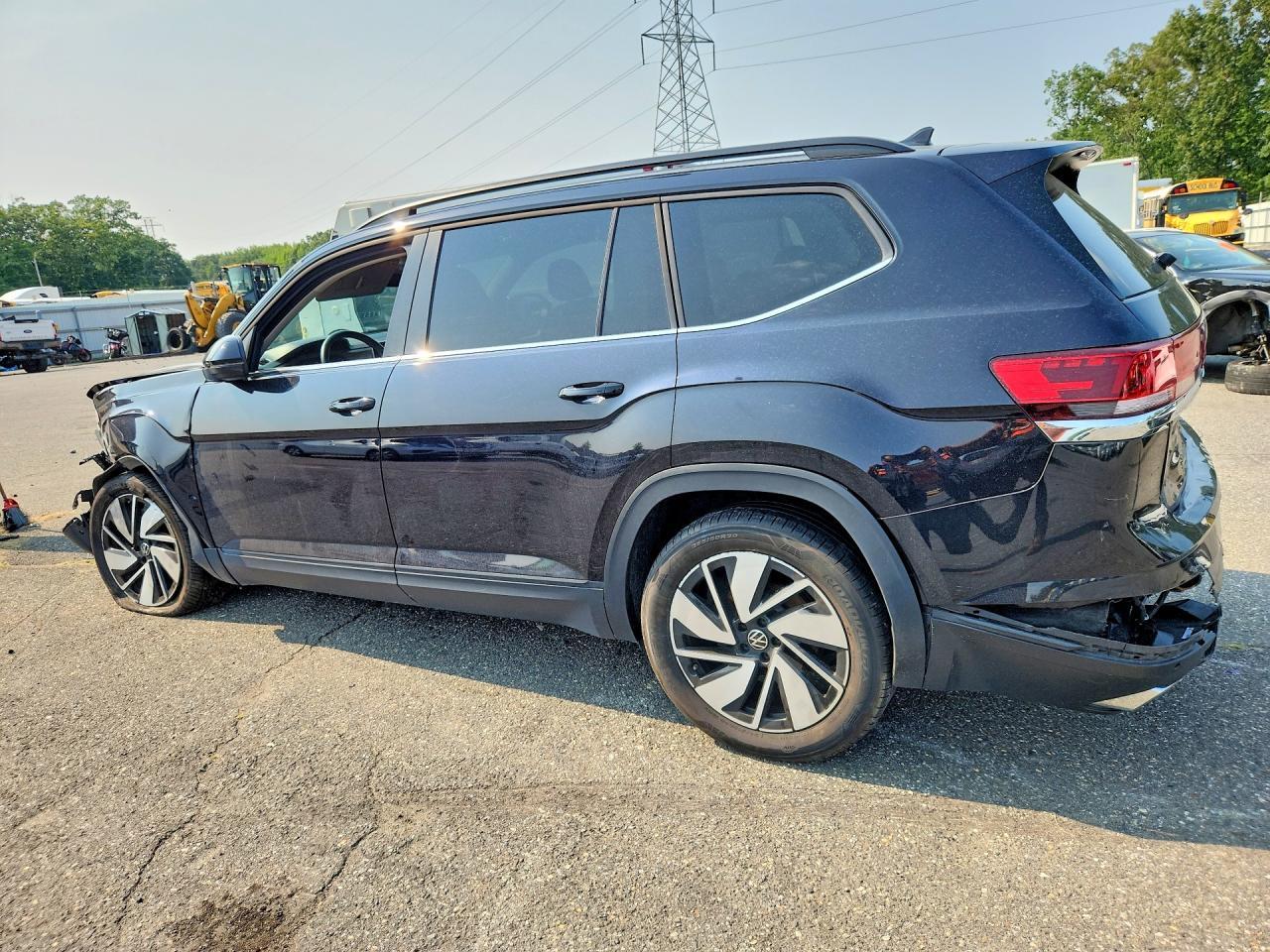 2025 VOLKSWAGEN ATLAS SE — Фото 2 из 13