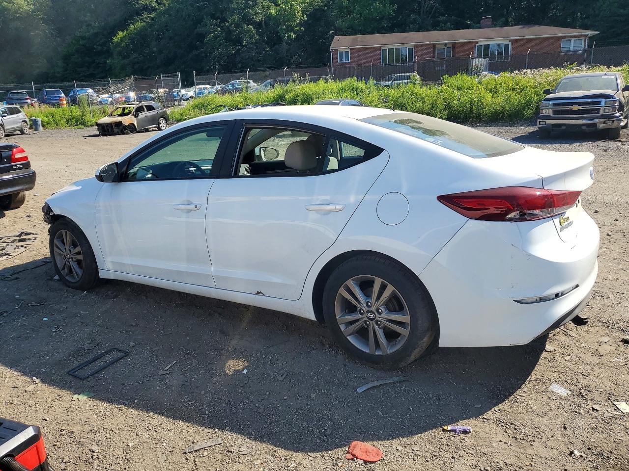 2017 HYUNDAI ELANTRA SE — Фото 2 из 12