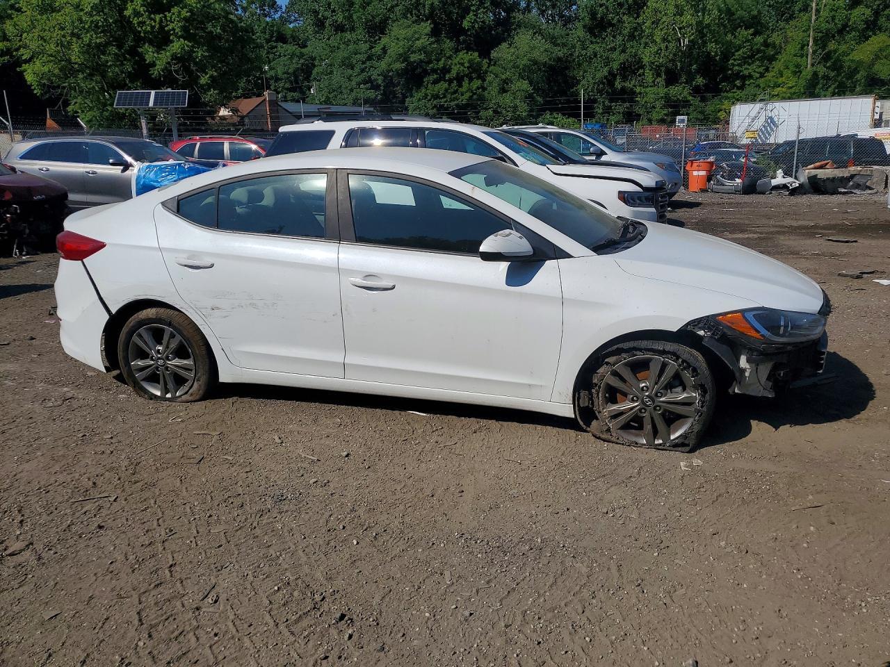 2017 HYUNDAI ELANTRA SE — Фото 4 из 12