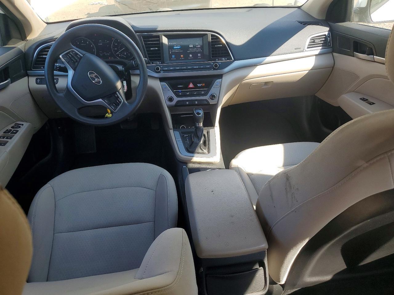 2017 HYUNDAI ELANTRA SE — Фото 8 из 12