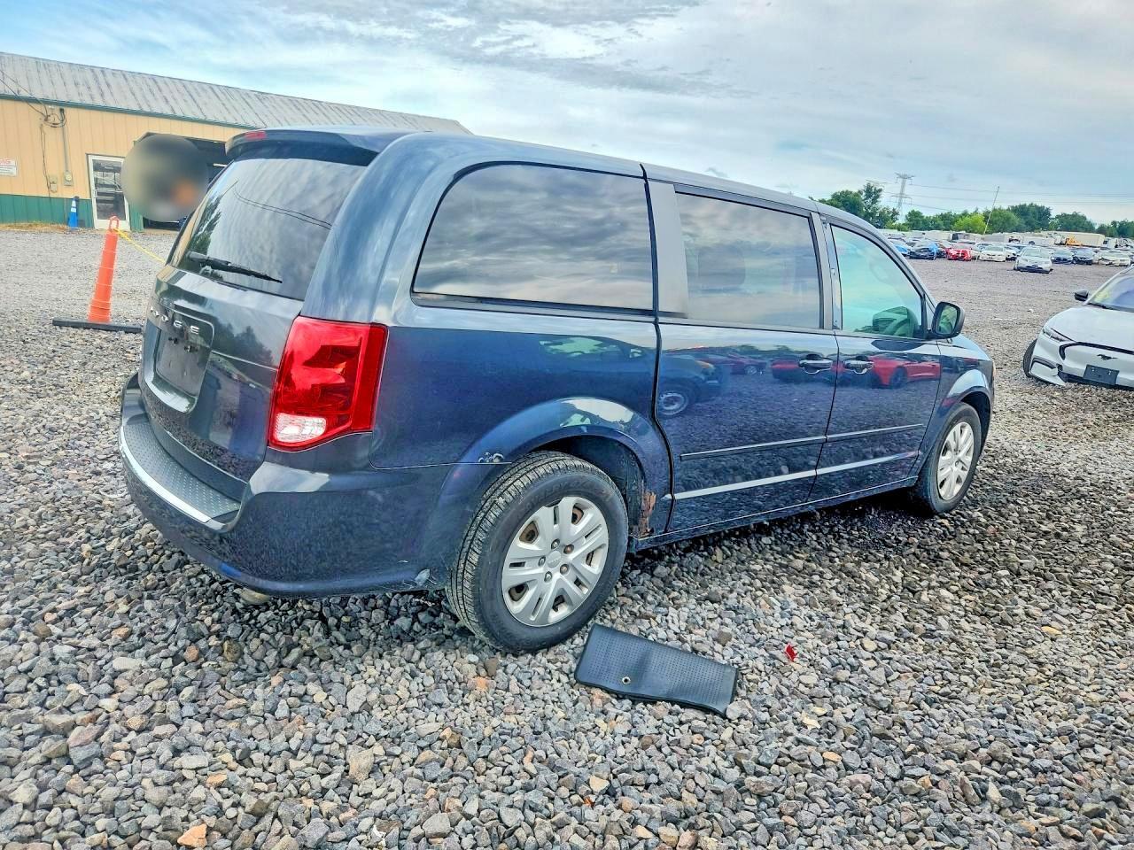 2014 DODGE GRAND CARAVAN SE — Фото 3 из 13