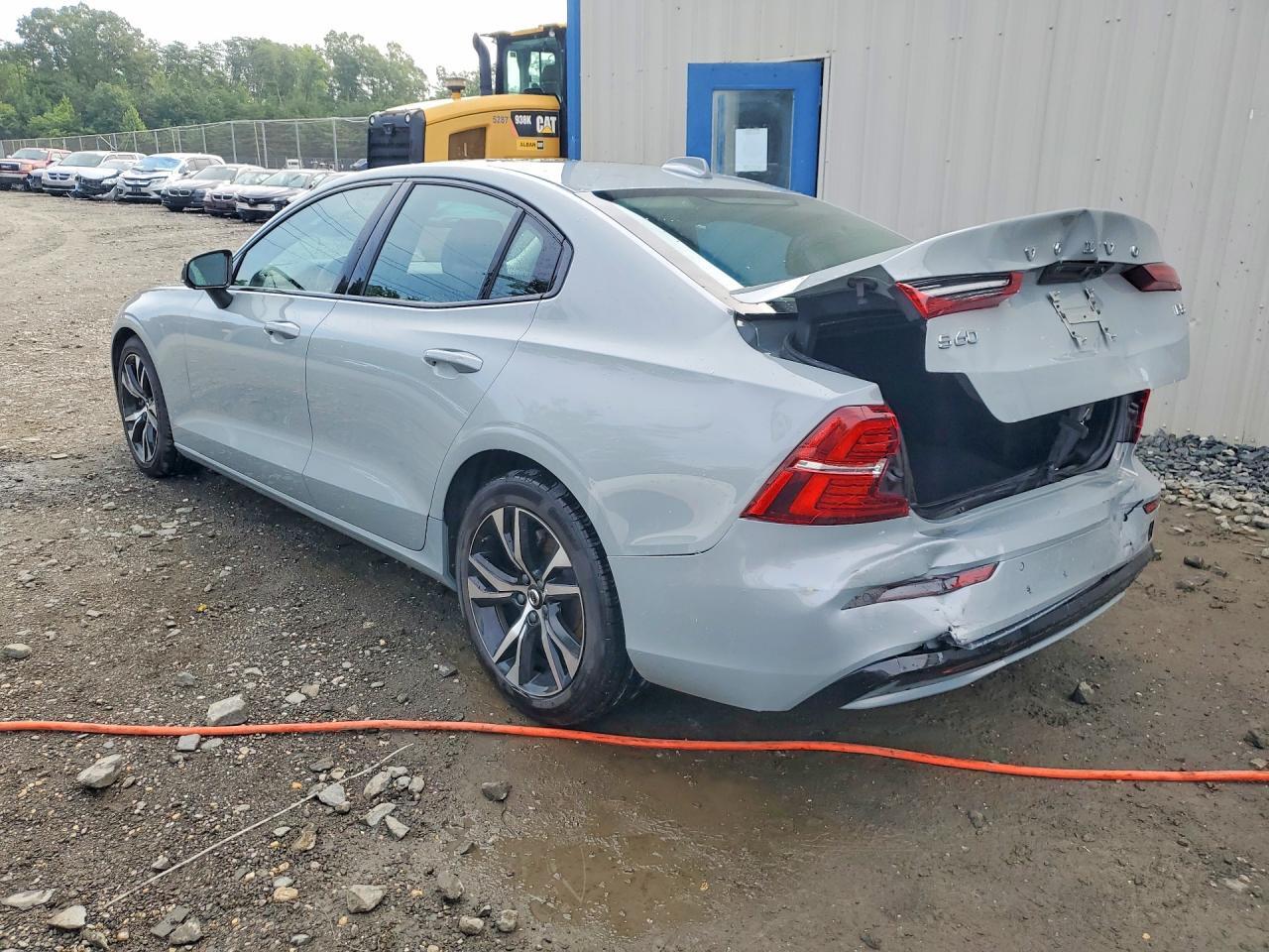 7JRL12FJ0SG362685 2025 VOLVO S60 photo no. 2