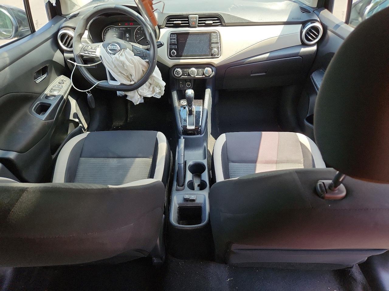 2021 NISSAN VERSA SV — Фото 8 из 13