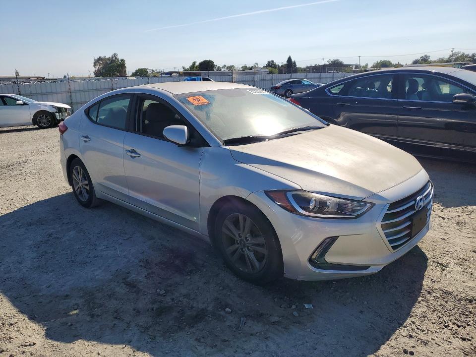 5NPD84LF5HH012581 2017 HYUNDAI ELANTRA photo no. 4