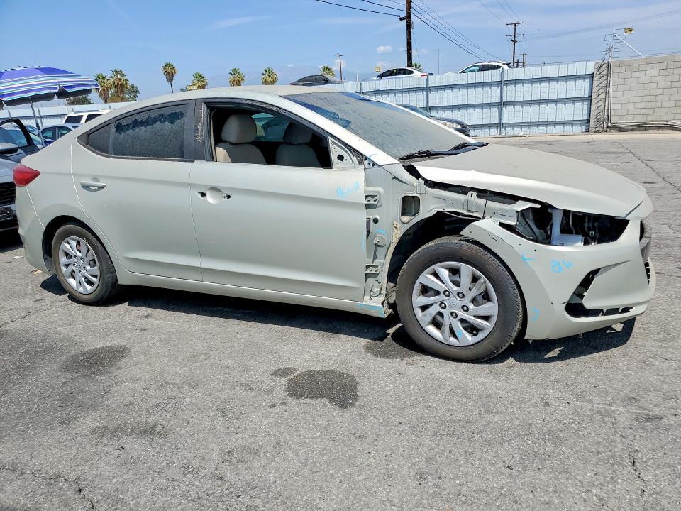 2017 HYUNDAI ELANTRA SE — Фото 4 из 13