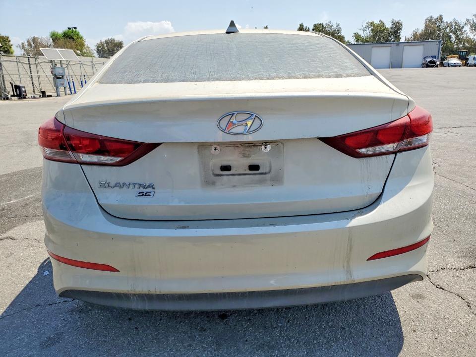 2017 HYUNDAI ELANTRA SE — Фото 6 из 13
