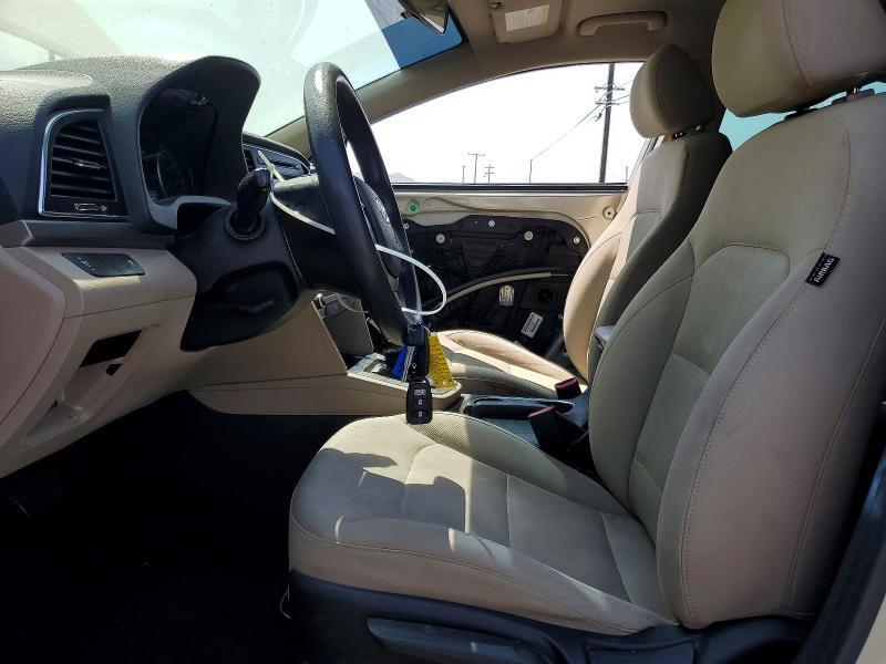 2017 HYUNDAI ELANTRA SE — Фото 7 из 13
