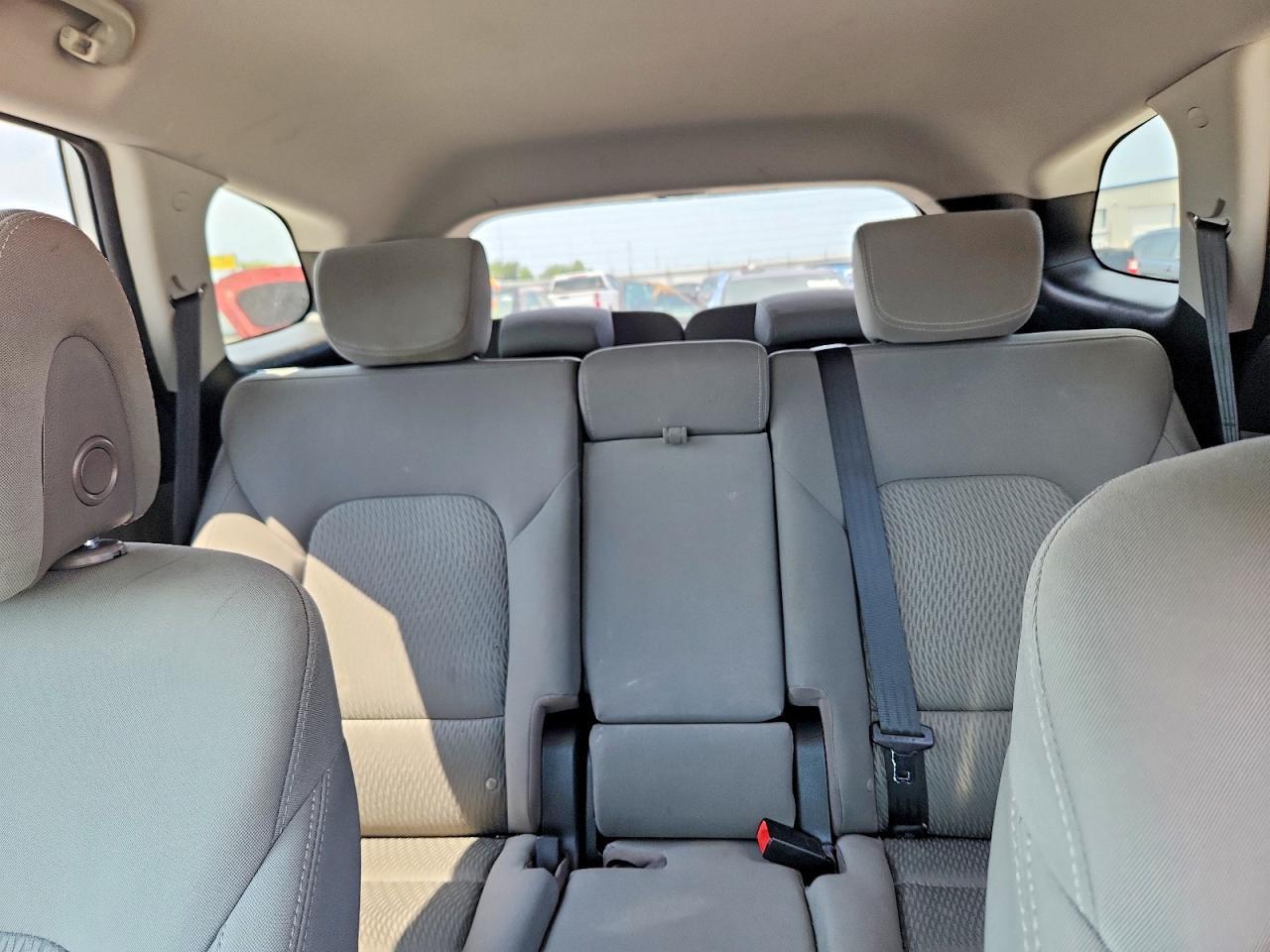 2017 HYUNDAI SANTA FE SE — Фото 10 из 13