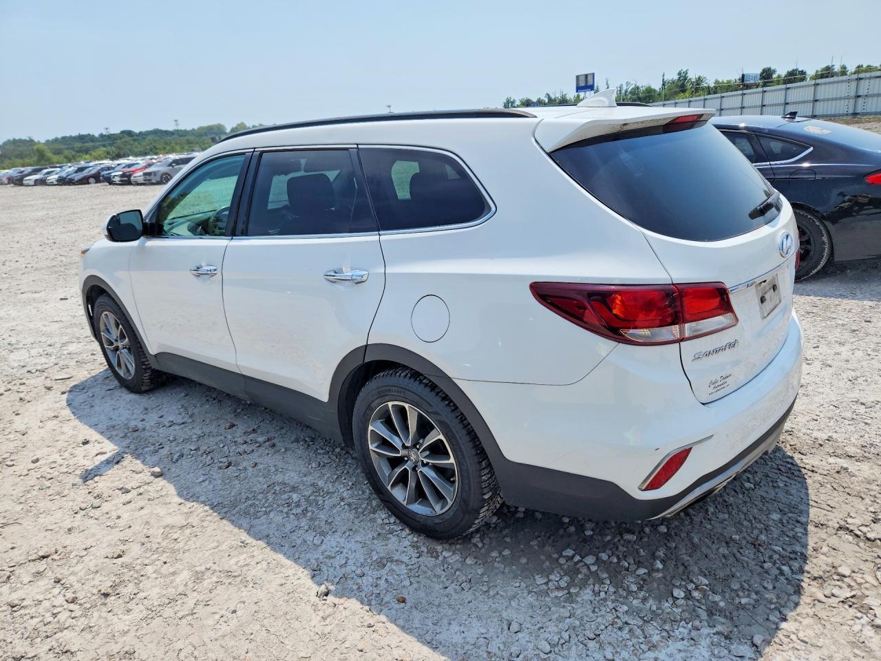2017 HYUNDAI SANTA FE SE — Фото 2 из 13