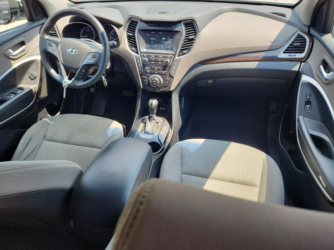 2017 HYUNDAI SANTA FE SE — Фото 8 из 13