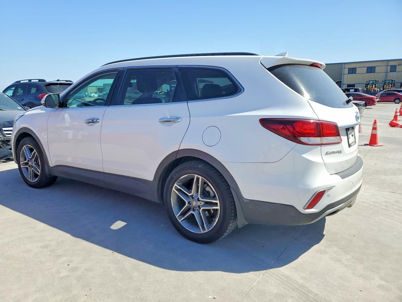 2017 HYUNDAI SANTA FE SE ULTIMATE — Фото 2 из 12