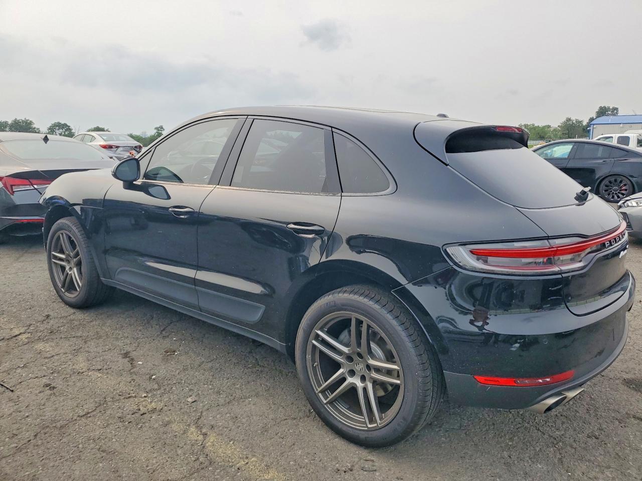 2021 PORSCHE MACAN S — Фото 2 из 14