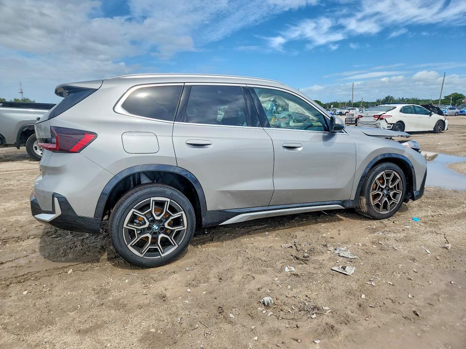 2026 BMW X1 XDRIVE28I — Фото 3 из 14