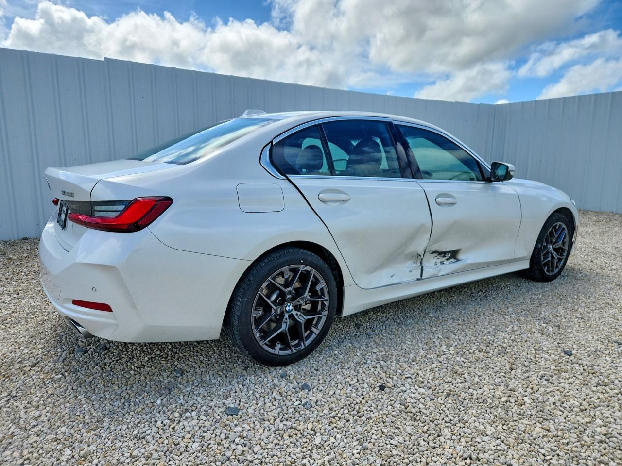 2026 BMW 330XI — Фото 3 из 12