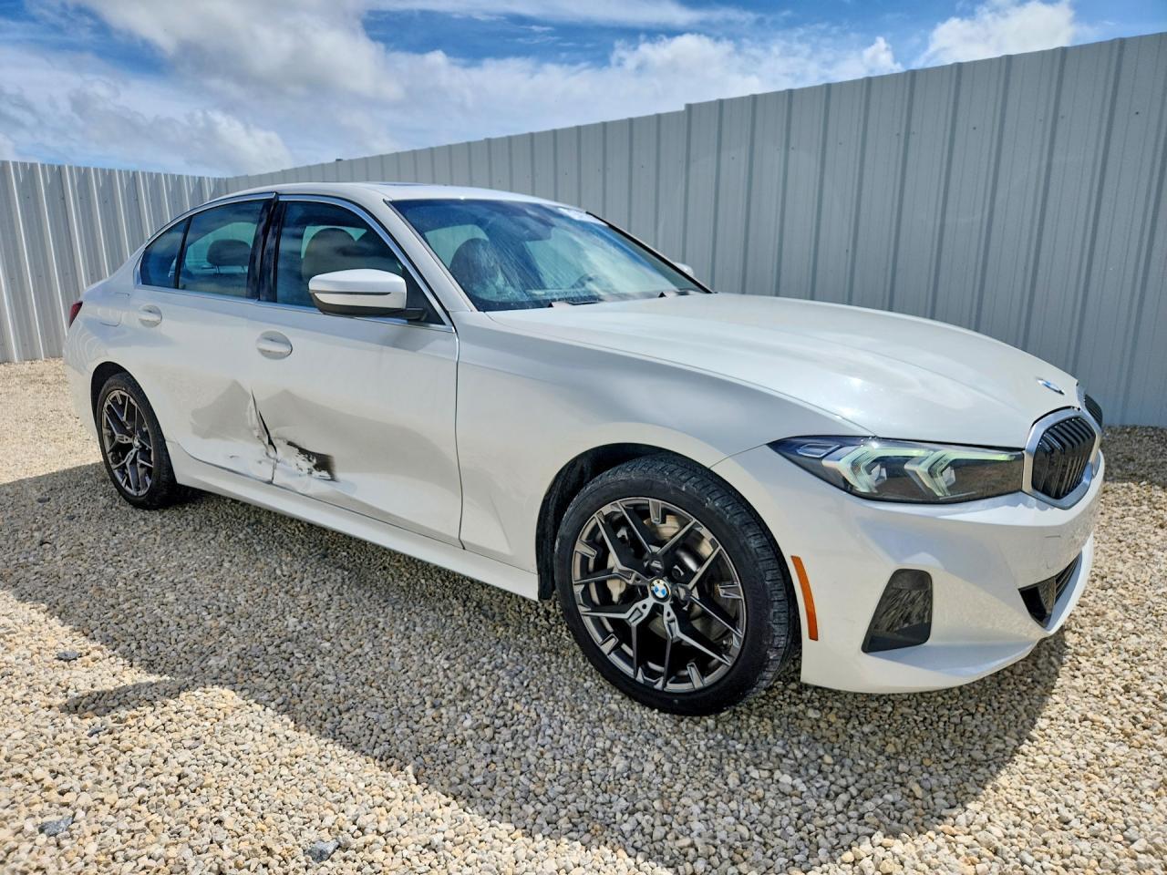 2026 BMW 330XI — Фото 4 из 12