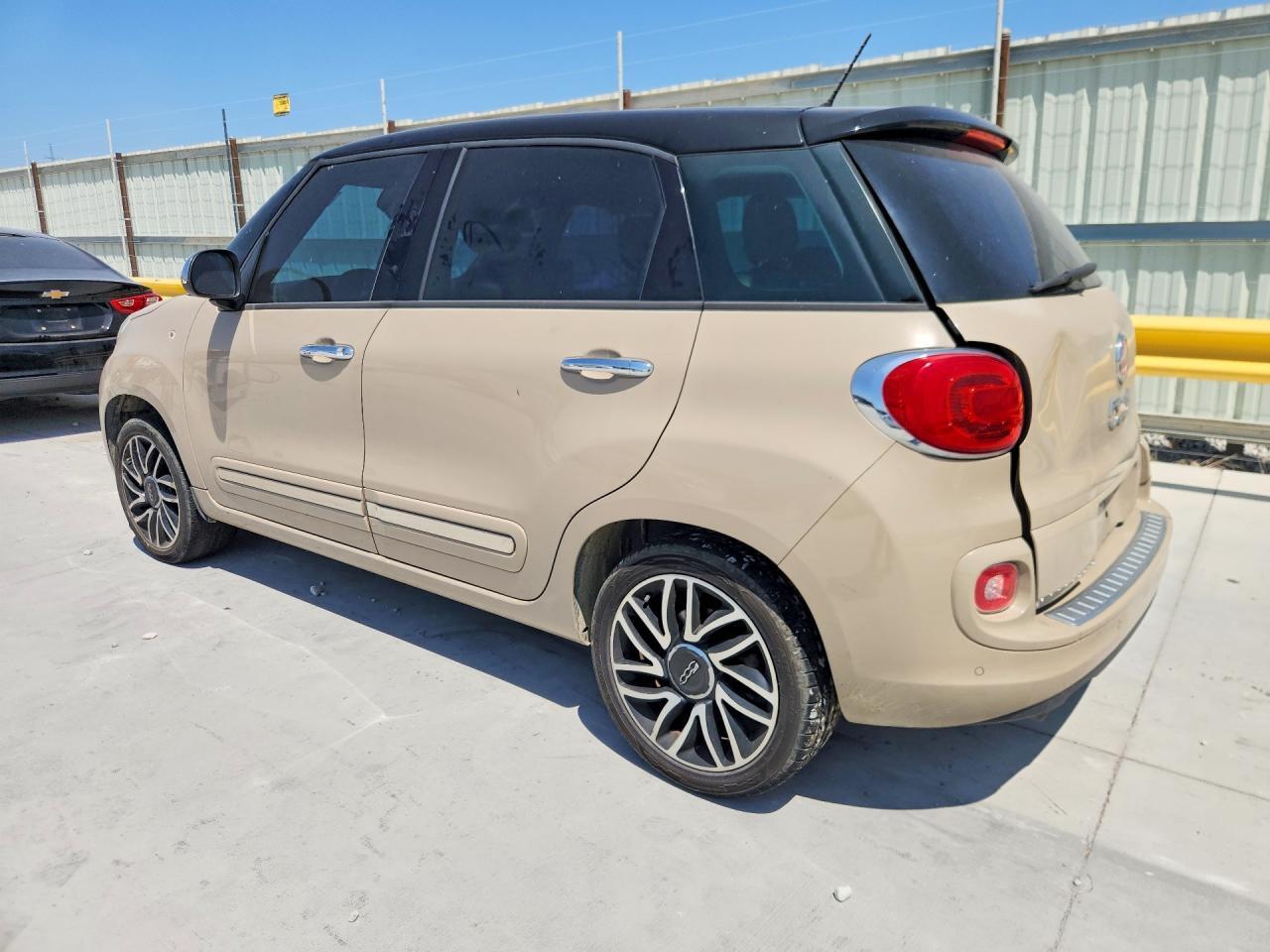 ZFBCFACH4EZ029090 2014 FIAT 500L photo no. 2