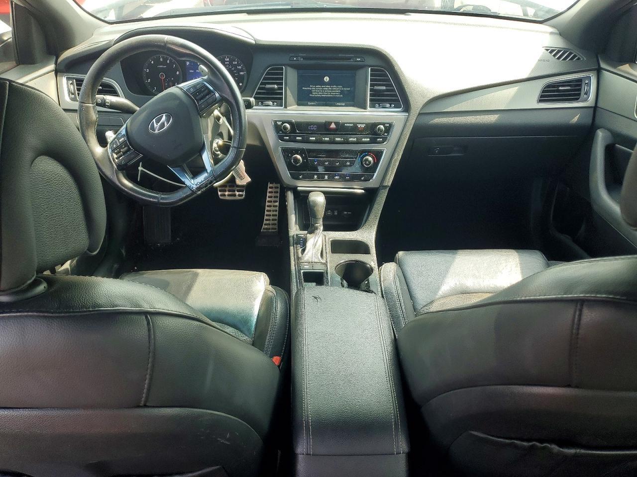 2017 HYUNDAI SONATA SPORT 2.0T — Фото 8 из 12