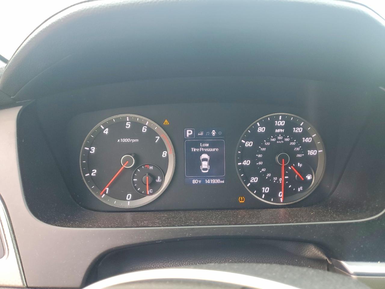 2017 HYUNDAI SONATA SPORT 2.0T — Фото 9 из 12
