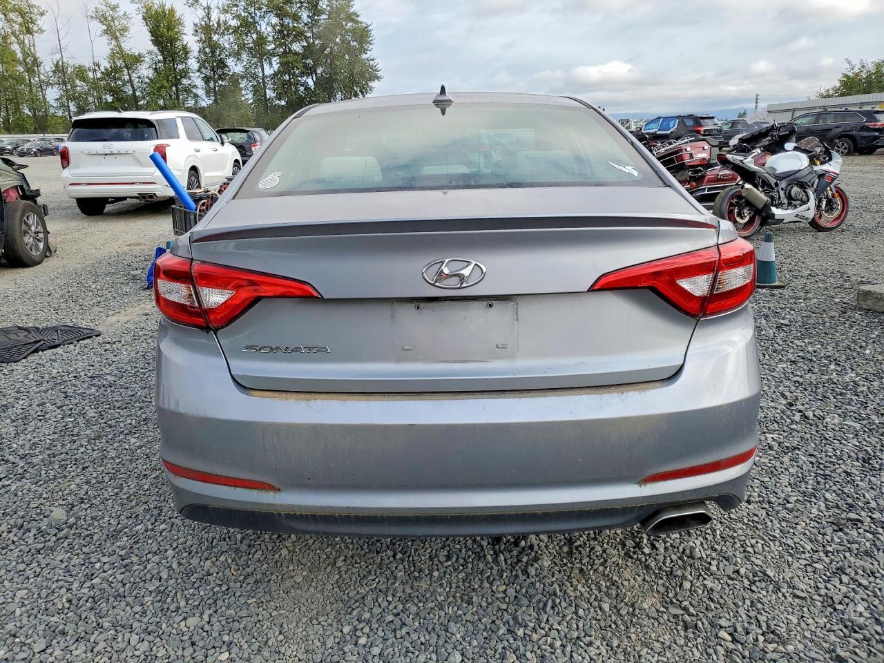 2017 HYUNDAI SONATA SE — Фото 6 из 12