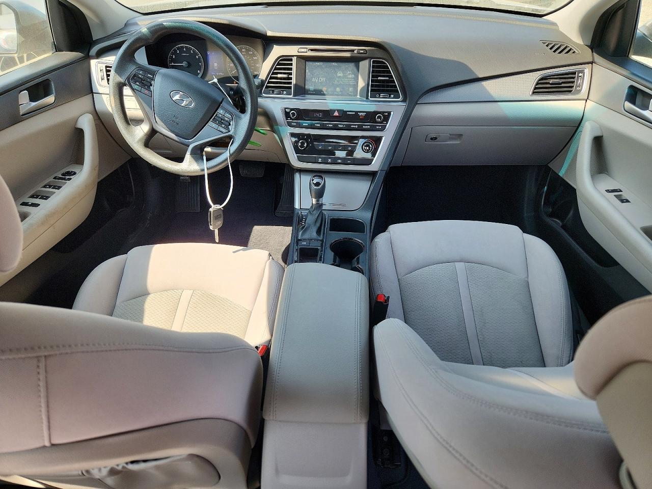 2017 HYUNDAI SONATA SE — Фото 8 из 12
