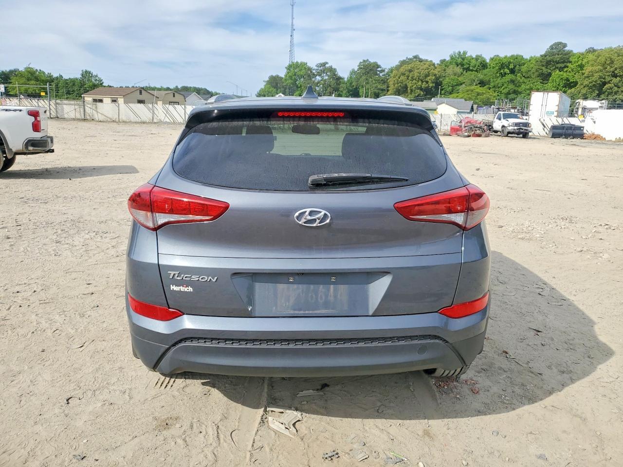 2017 HYUNDAI TUCSON SE PLUS — Фото 6 из 13