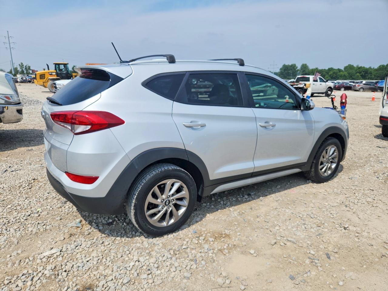2017 HYUNDAI TUCSON SE — Фото 3 из 13