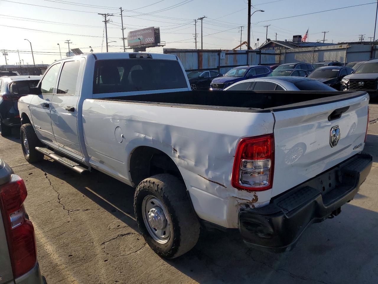 2021 RAM 2500 TRADESMAN — Фото 2 из 12