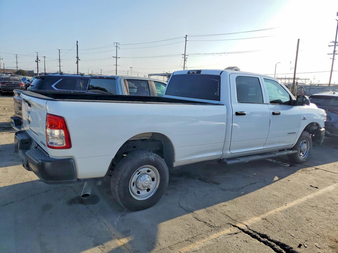 2021 RAM 2500 TRADESMAN — Фото 3 из 12