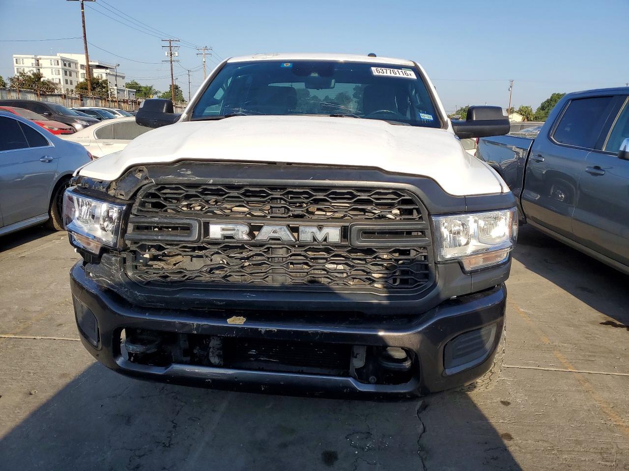 2021 RAM 2500 TRADESMAN — Фото 5 из 12