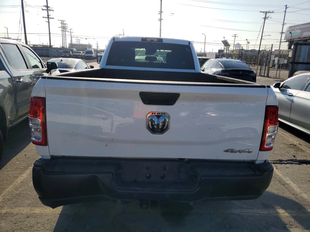 2021 RAM 2500 TRADESMAN — Фото 6 из 12